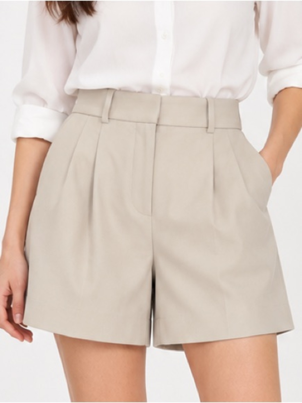 Babaton Aritzia Beige Taupe Tan Pleated High Waisted Dress Shorts‎ Size 00